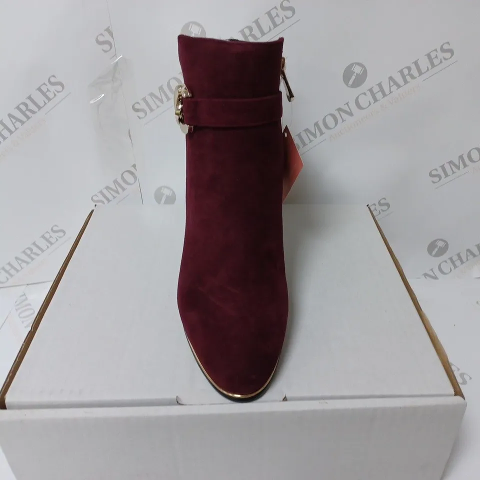 PAIR OF MODA IN PELLE LORI ANKLE BOOTS - BURGUNDY - SIZE 6