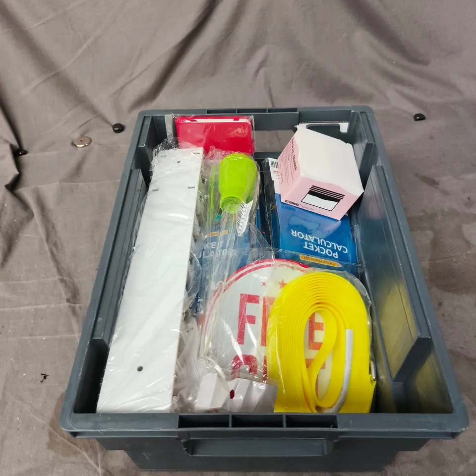 TOTE OF APPROXIMATELY 12 ASSORTED ITEMS TO INCLUDE:  VAULTX TOPLOADING SEMI RIDGID SLEEVES