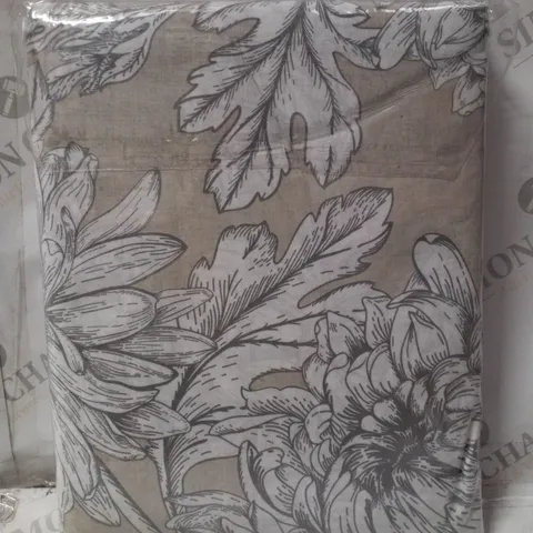QUEENSBURY DUVET COVER SET SIZE: DOUBLE - 2 STANDARD PILLOWCASES 