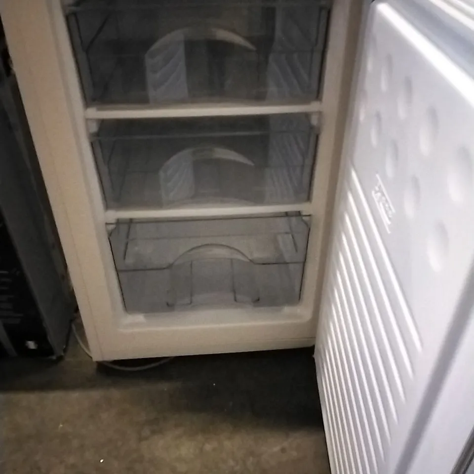 ICE KING FREESTANDING 50/50 FRIDGE FREEZER 