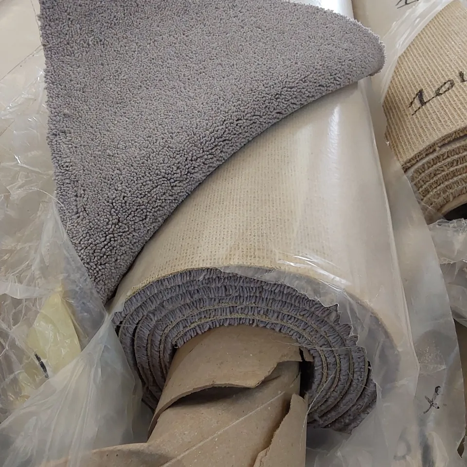 ROLL OF QUALITY TUDOR TWIST REGAL CLASSIC STONE CARPET // SIZE: APPROX 5 X 3.75m