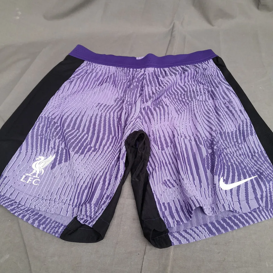 NIKE LIVERPOOL FOOTBALL SHORTS - LARGE