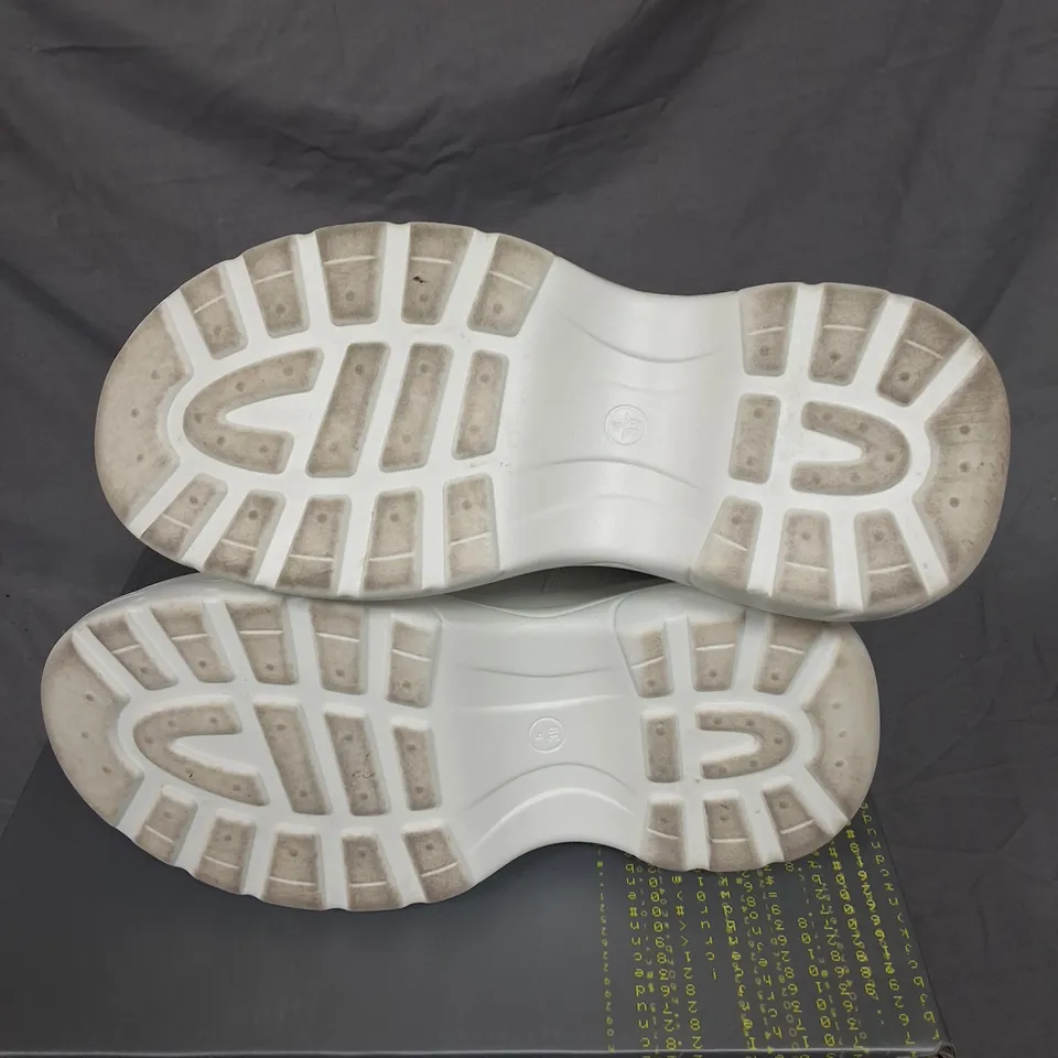 BOXED KOI PENNIES STRIKER WHITE CHUNKY BUBBLE TRAINERS - UK 6