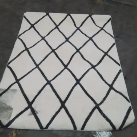 QUALITY DESIGNER AREA RUG - APPROXIMATELY 230X160CM