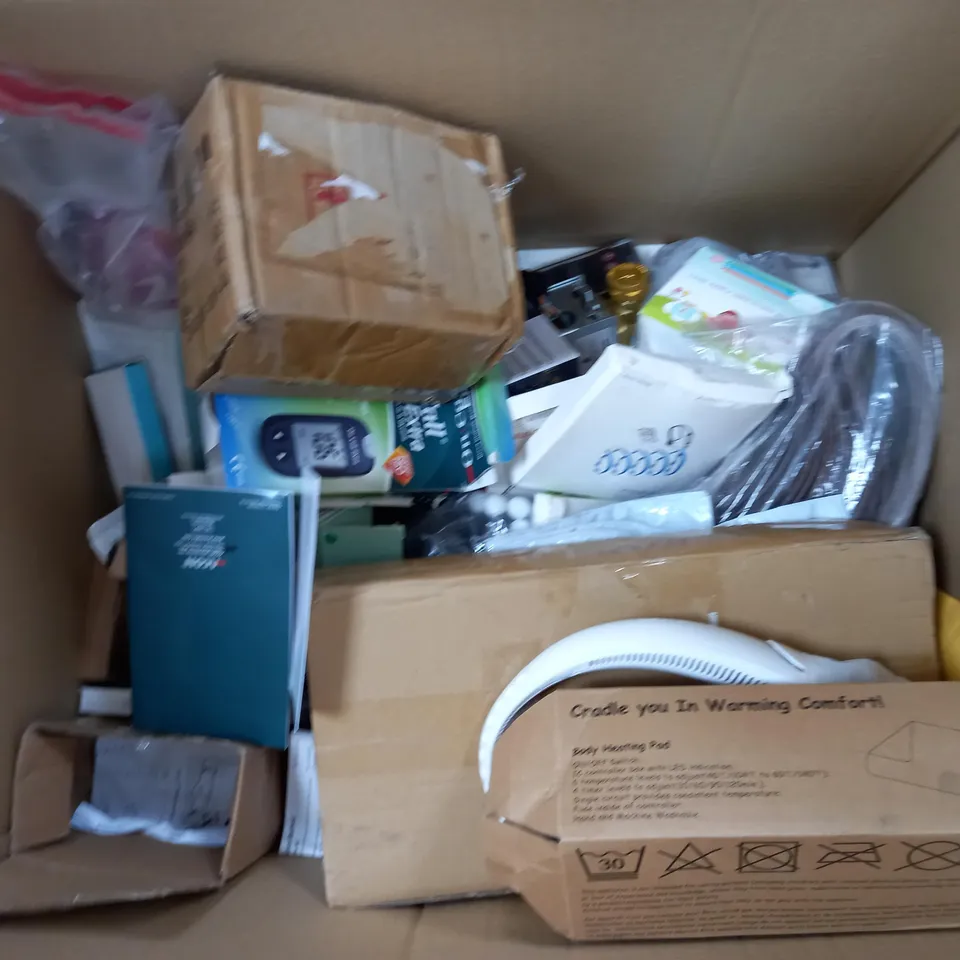 APPROXIMATELY 20 ASSORTED ITEMS TO INCLUDE FACIAL BEAUTY DEVICE, SCREEN PROTECTOR, LED SMART BULB, ETC
