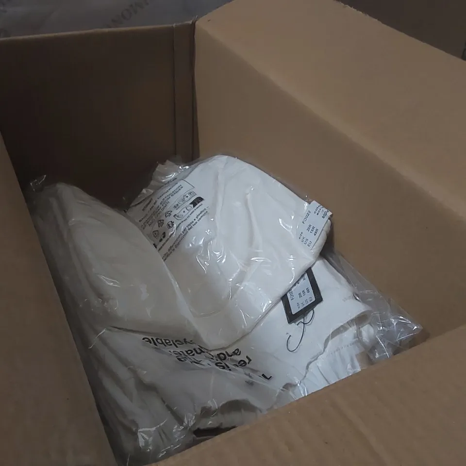 BOX CONTAINING APPROXIMATELY 12x BRAND NEW SIMPLY BE ECRU WIDE LEG JEANS - SIZE 20R