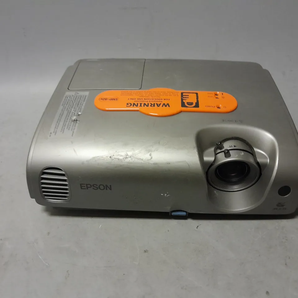 EPSON LCD PROJECTOR - MODEL EMP-82E 