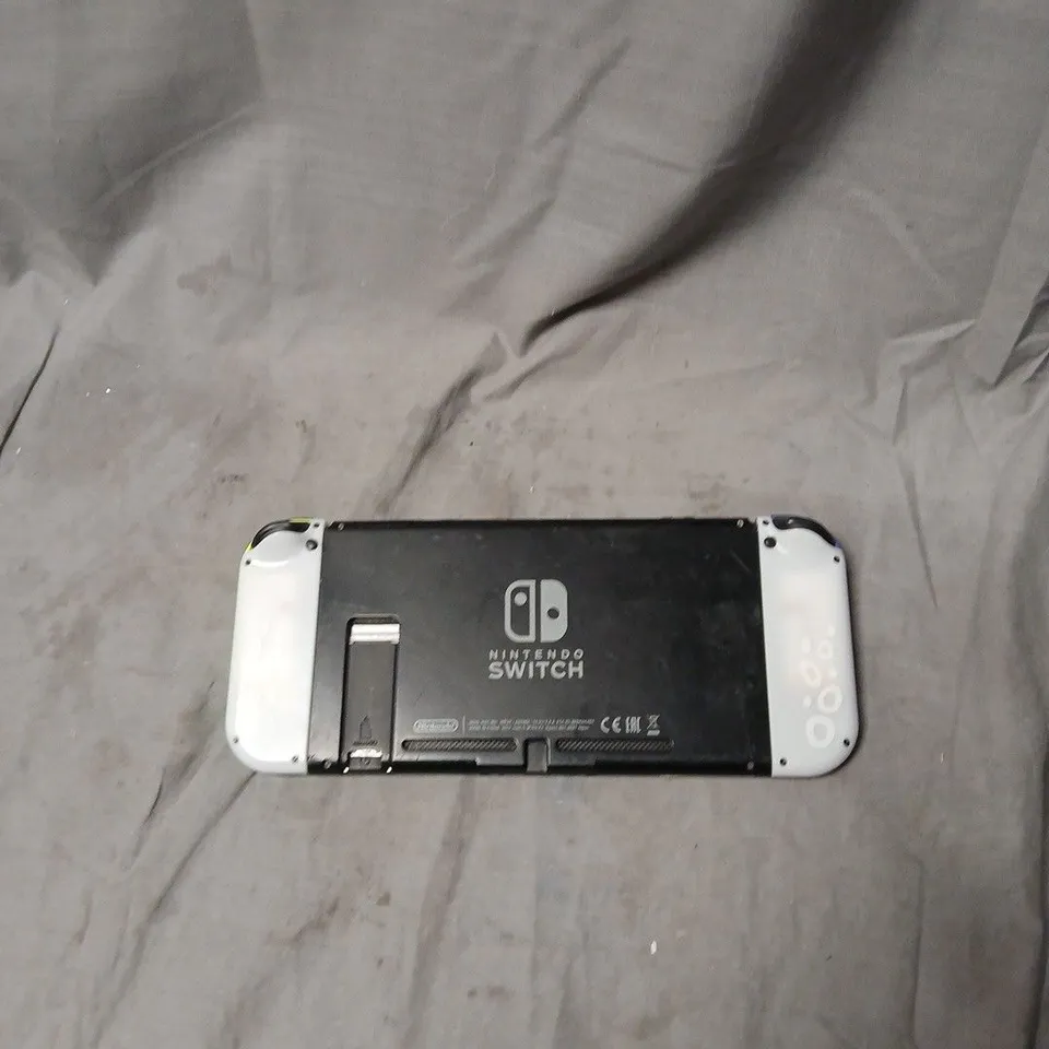 NINTENDO SWITCH CONSOLE – NEON JOY-CONS (USED)
