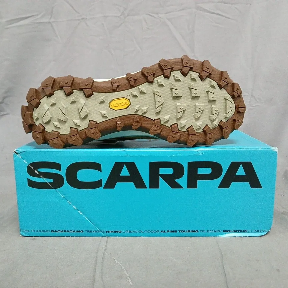 BOXED PAIR OF SCARPA TRAINERS IN IVORY/CHOCOLATE SIZE UK 8