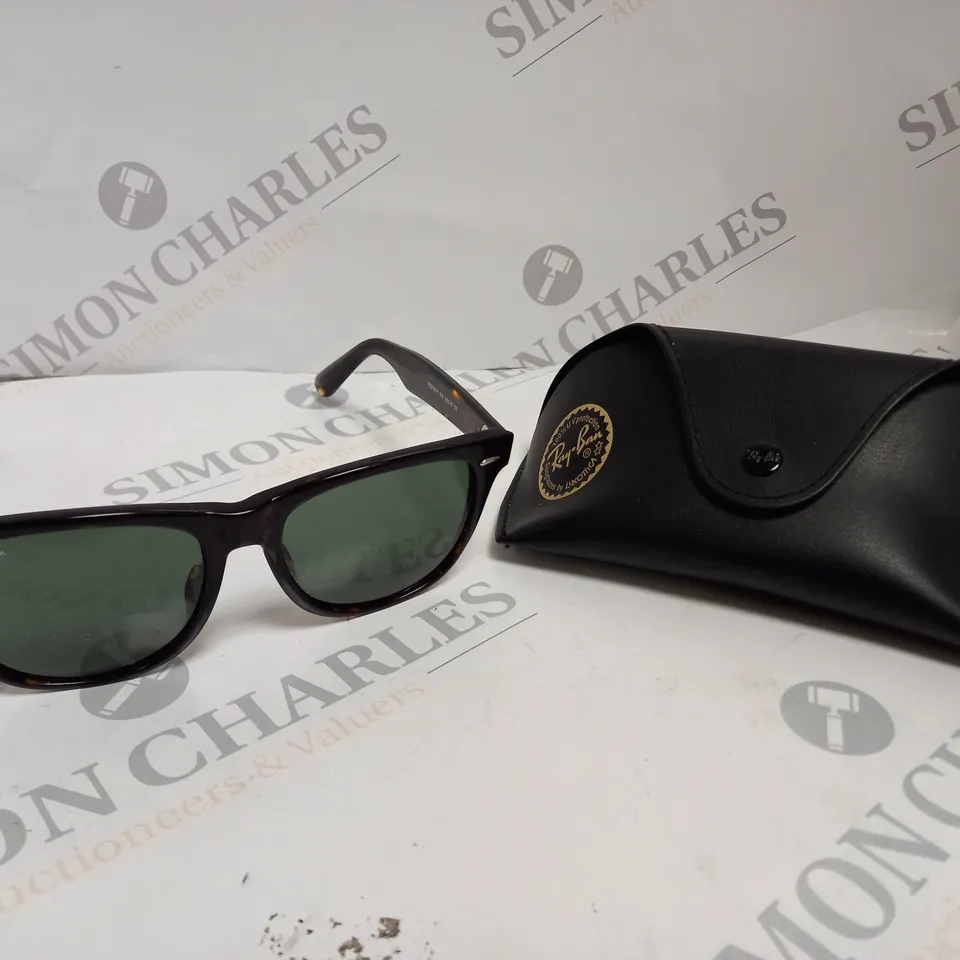 BOXED RAY-BAN ORIGINAL WAYFARER CLASSIC SUNGLASSES