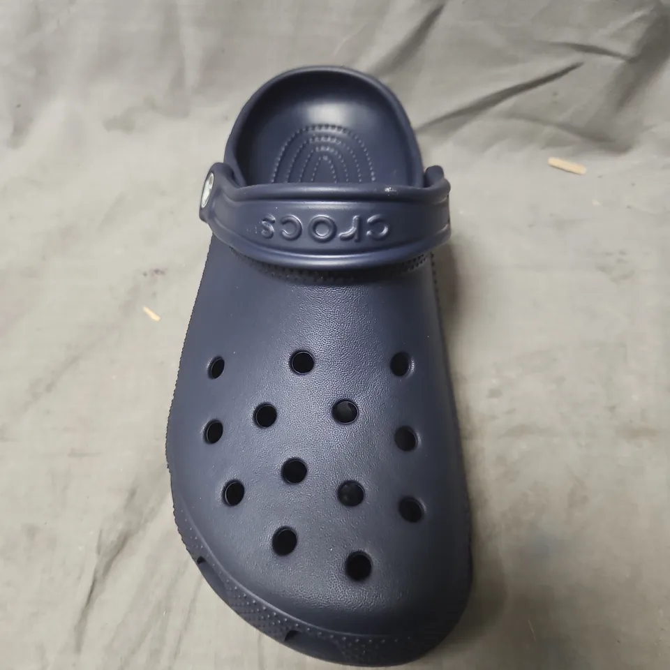CROCS CLASSIC CLOG NAVY – UK J5