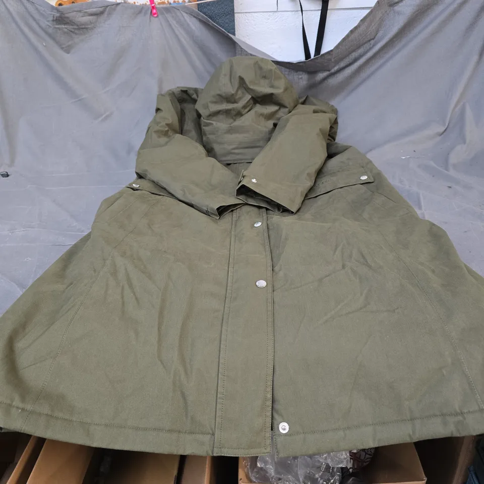 BARBOUR OLIVE GREEN WAXED WATERPROOF JACKET – MEN'S SIZE 18