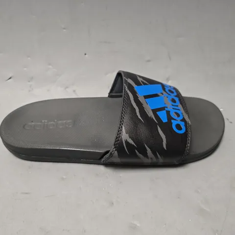 ADIDAS SPORTSWEAR ADILETTE COMFORT SLIPPERS - UK 5