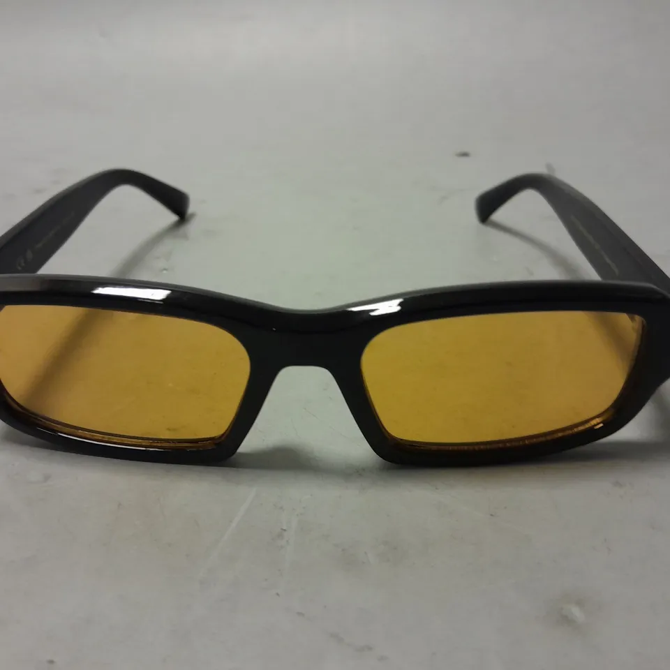 MELLER BLACK FRAMED GLASSES IN CASE