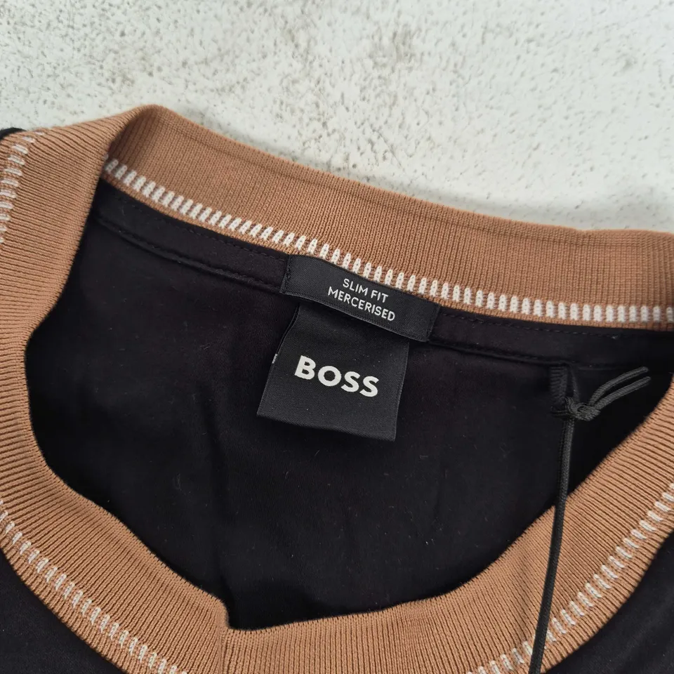 HUGO BOSS SLIM FIT MERCERISED T‑SHIRT – BLACK WITH TAN COLLAR (UK XL)