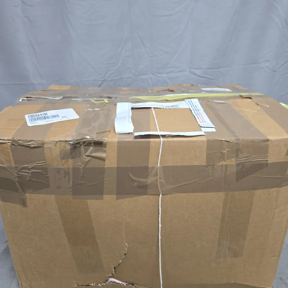 JM BY JULIEN MACDONALD GLITTER BURST BEDSPREAD AND SHAMS PINK