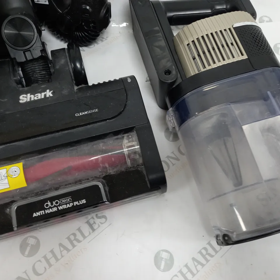 BOXED SHARK STRATOS CORDLESS VACUUM IZ400UKT
