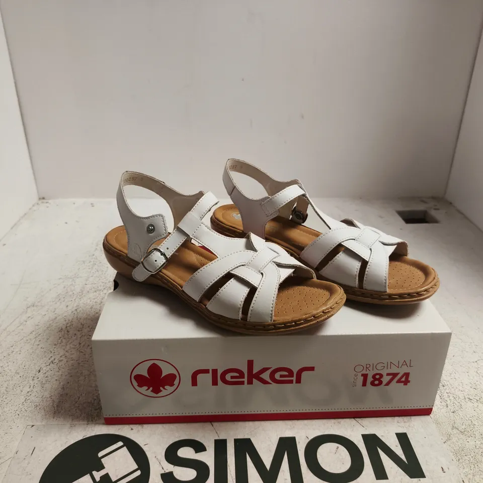 RIEKER WOMEN’S WHITE SANDALS – UK 7 (EU 41)