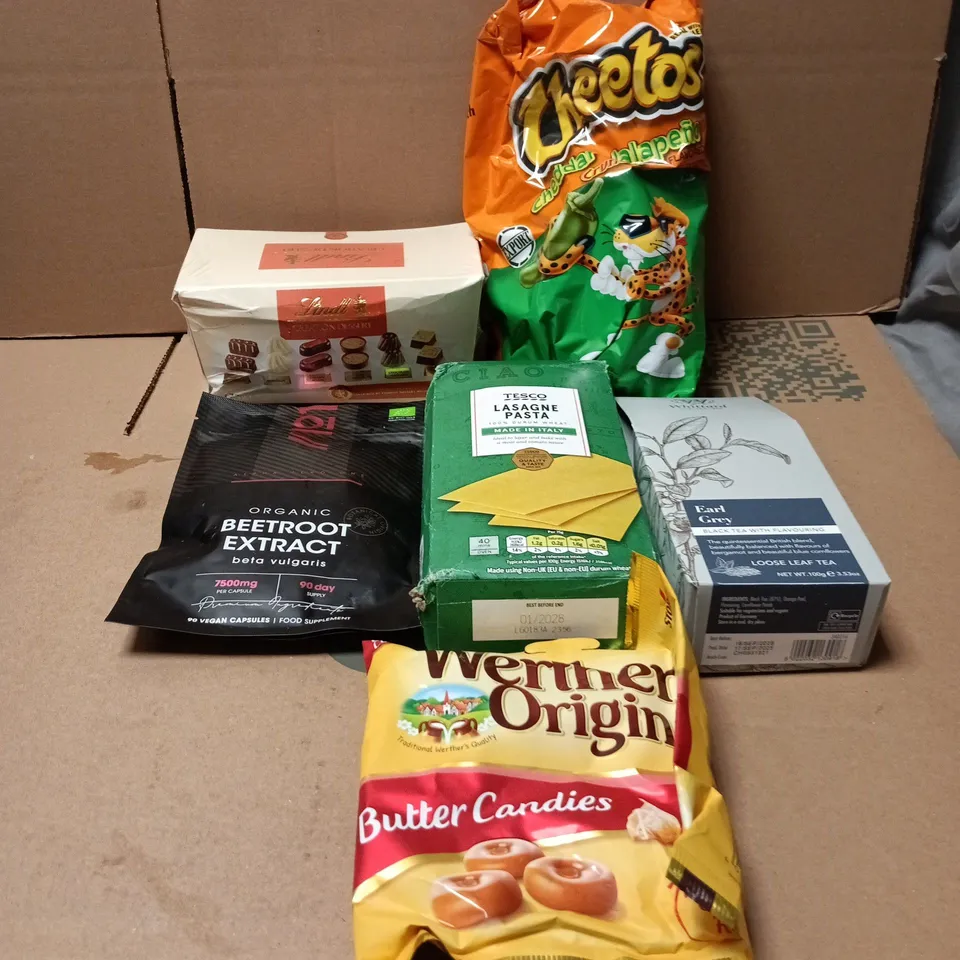 TOTE OF APPROXIMATELY 15 ASSORTED FOOD/DRINK ITEMS TO INCLUDE LINDT CREATION DESSERT, CHEETOS, WHITTARD EARL GREY, TESCO LASAGNA PASTA, WERTHERS ORIGINAL, ALPHA ZERO ONE ORGANIC BEETROOT EXTRACT ETC