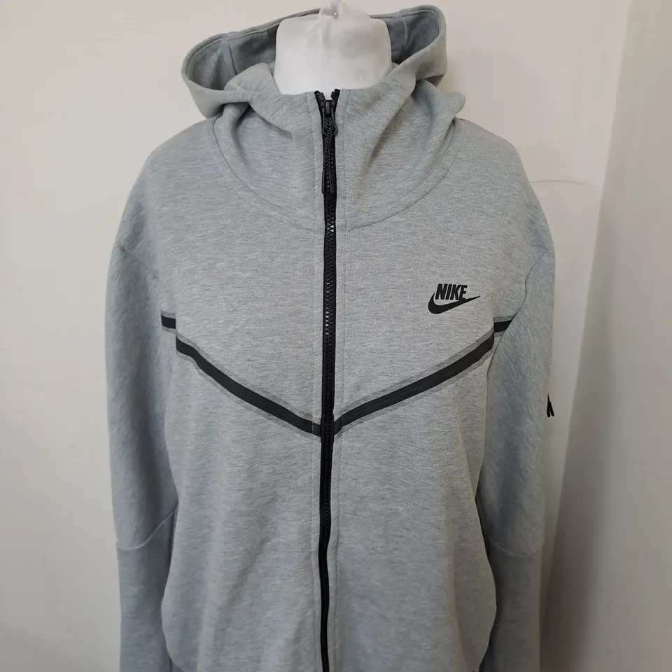 NIKE ZIPPED GREY CASUAL JACKET SIZE L