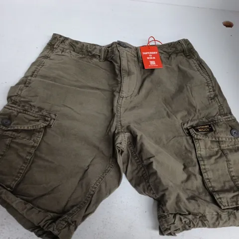 SUPERDRY PARACHURE LIGHT SHORTS IN CHIVE GREEN - SIZE 32