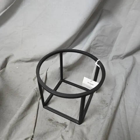 OTTOLENGHI FOR SERAX STAND, BLACK – ROUND TOP, METAL FRAME