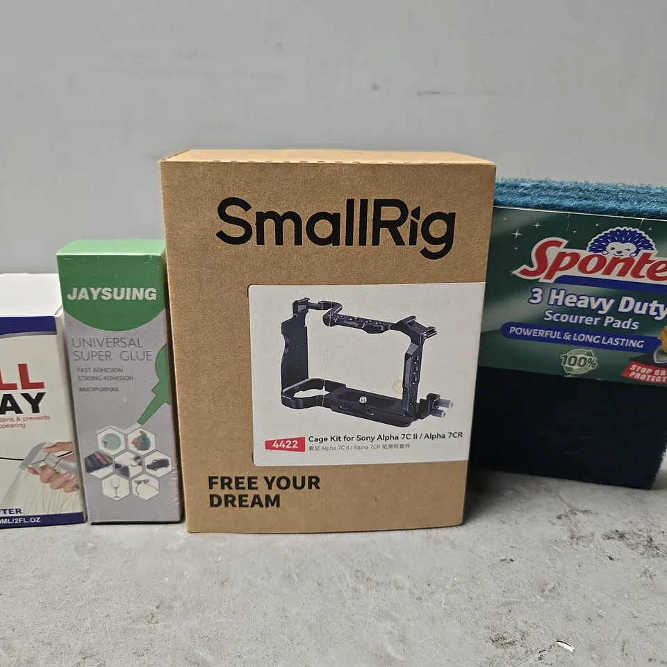 APPROXIMATELY 12 ASSORTED ITEMS TO INCLUDE - SMALLRIG , SPONTEX 3 HEAVY DUTY SCOURER PADS , SUPER GLUE ETC