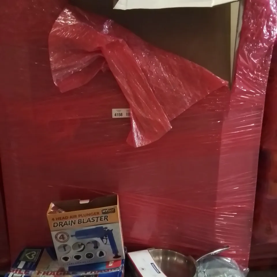 PALLET OF ASSORTED HOUSEHOLD PRODUCTS AND ITEMS TO INCLUDE; 4 HEAD AIR PLUNGER DRAIN BLASTER,VILEDA TURBO MOPPING SET,DOGBED