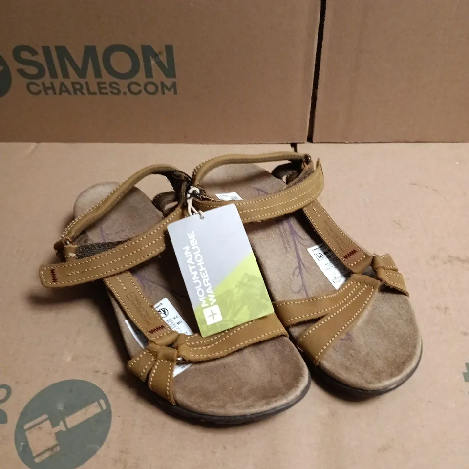 PAIR OF MOUNTAIN WAREHOUSE KOKOMO ADJUSTABLE FLEXIBLE SANDALS - 4