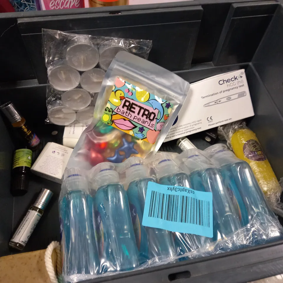 ASSORTED HEALTH AND BEAUTY ITEMS APPROX. 25 ITEMS 