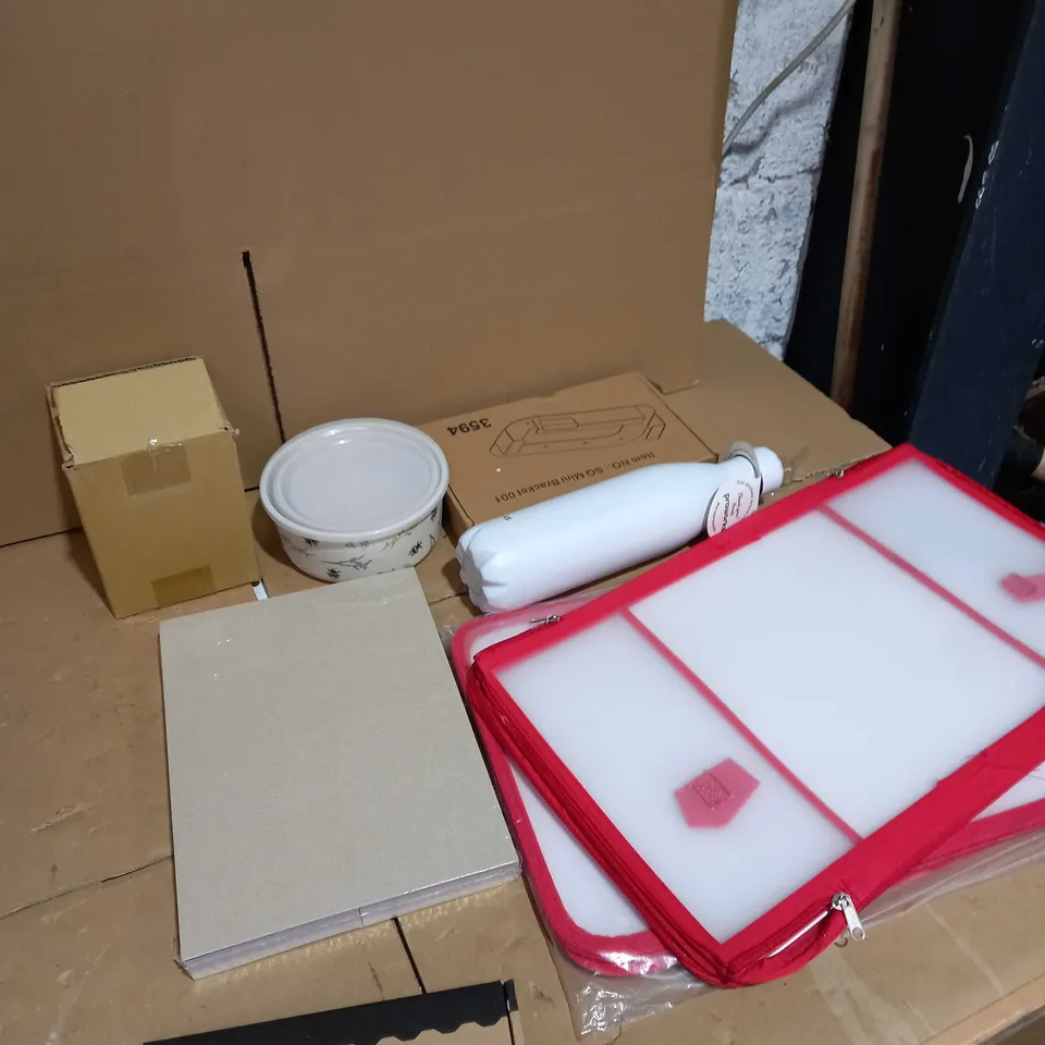 LOT OF ASSORTED HOUSEHOLD ITEMS 