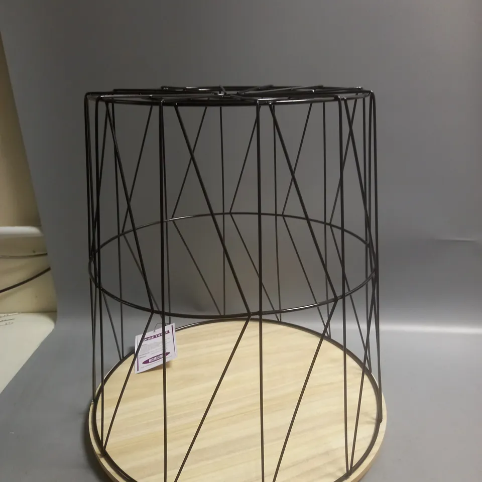 HOMIONA WIRE TABLE IN BLACK AND BEECH WOOD 
