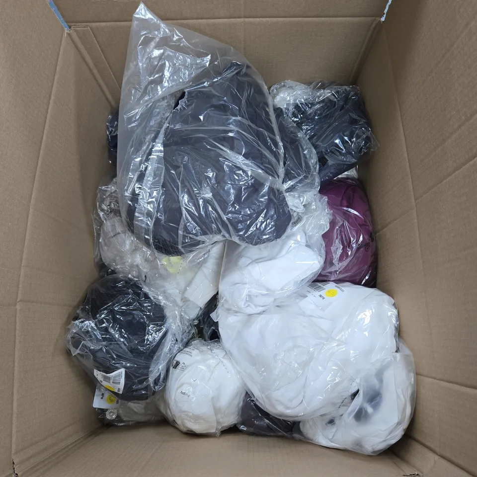 BOX OF APPROXIMATELY 20 ASSORTED CLOTHING ITEMS TO INCLUDE RUTH LANGSFORD, NINA LEONARD ETC