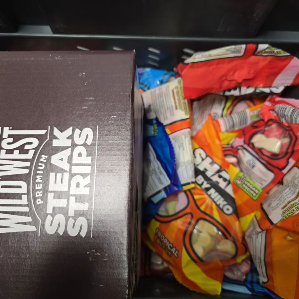 APPROXIMATELY 10 ASSORTED FOOD ITEMS TO INCLUDE - SHADES , WILD WEST STEAK STRIPS ETC