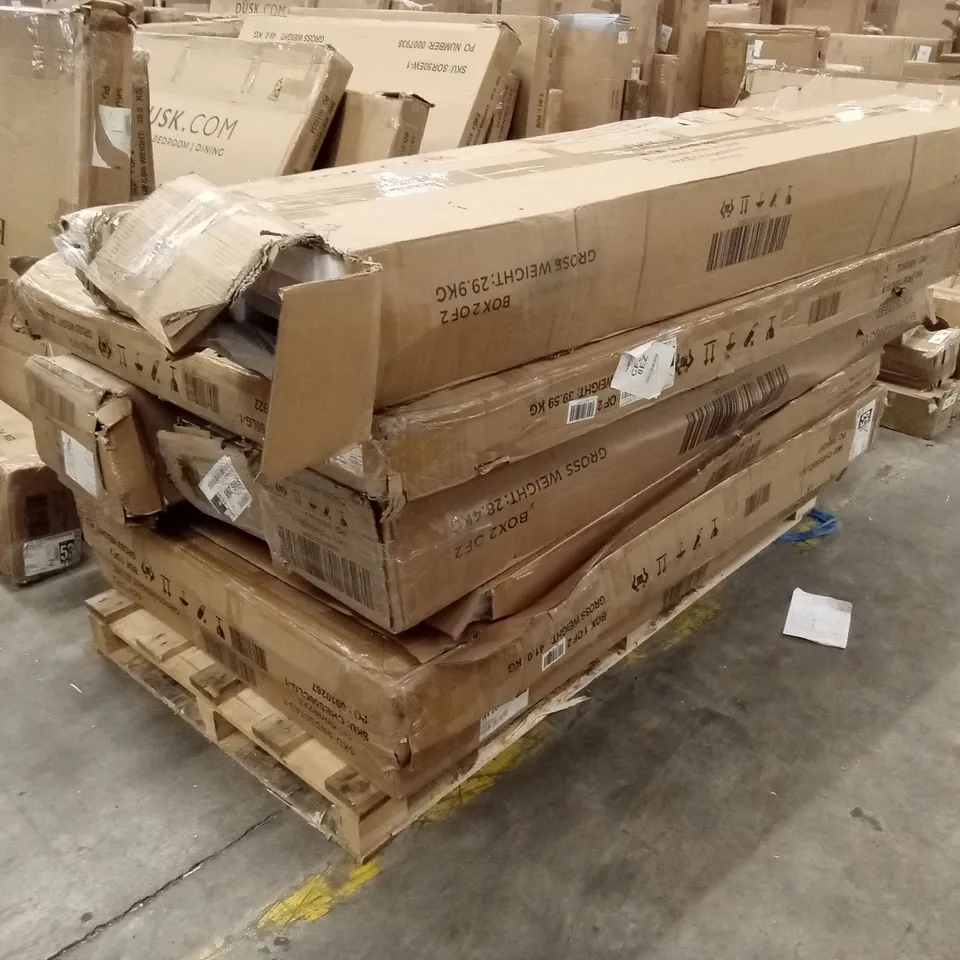 PALLET OF ASSORTED DUSK INCOMPLETE BED PARTS AND PIECES 