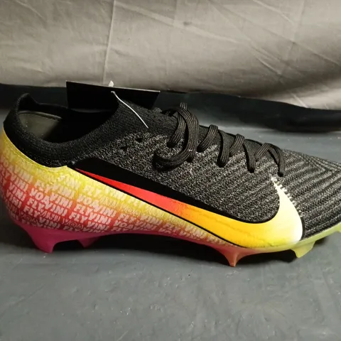 PAIR OF NIKE MERCURIAL FOOTBALL BOOTS – SIZE UNSPECIFIED