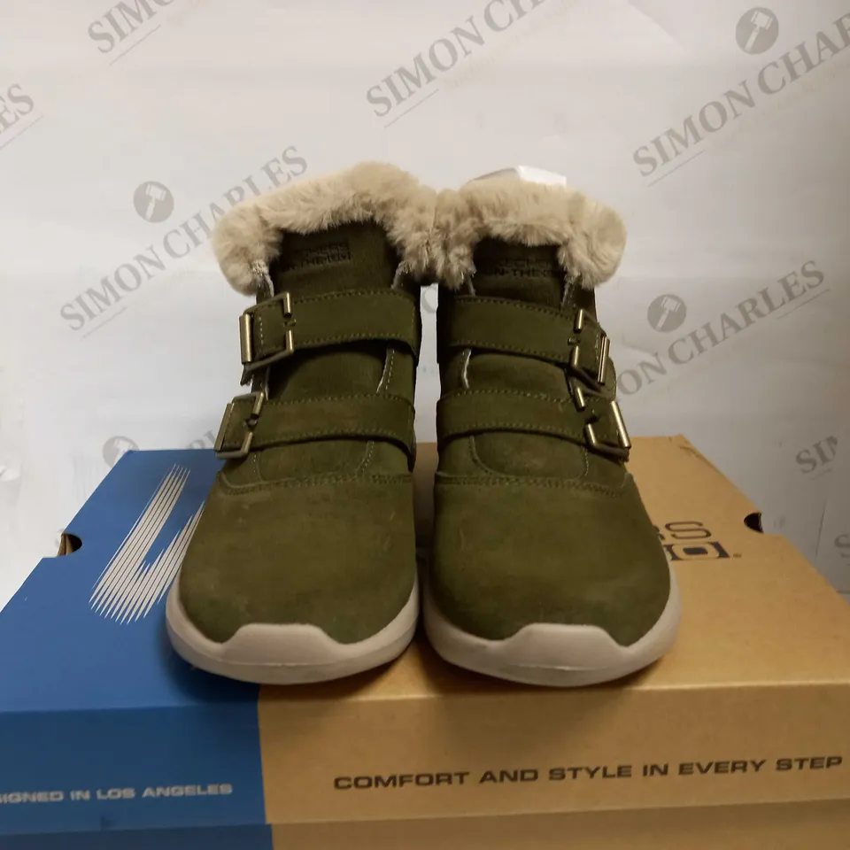 SKECHERS WINTER ON THE GO FAUX FUR TRIM OLIVE BOOTS - UK SIZE 3.5