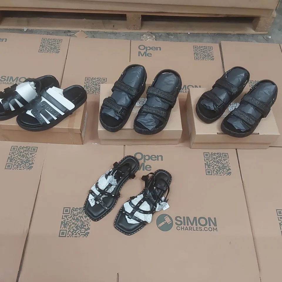 PALLET CONTAINING APPROXIMATELY 220x ASSORTED BRAND NEW DESIGNER SHOES INCLUDING: SIMPLY BE SHOES/SANDALS ECT