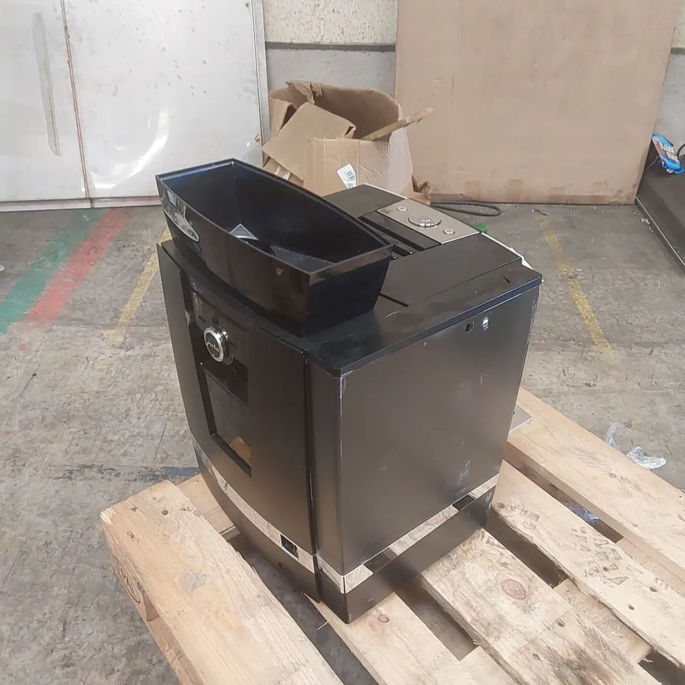 JURA GIGA COMMERCIAL COFFEE MACHINE