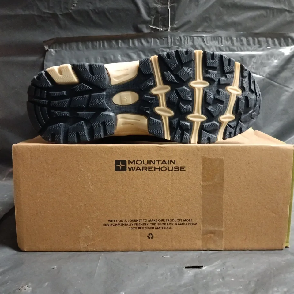 BOXED PAIR OF MOUNTAIN WAREHOUSE ADVENTURER KIDS WATERPROOF BOOTS IN BLUE SIZE UK 5