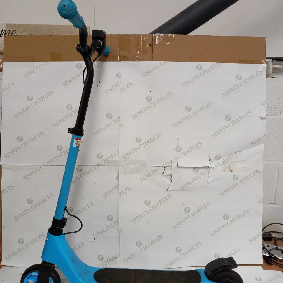WIRED 120 PRO LITHIUM SCOOTER - NEON BLUE - COLLECTIN ONLY RRP £149.99
