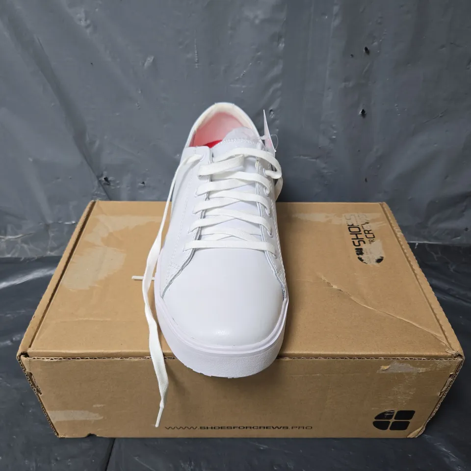 BOXED PAIR OF SHOES FOR CREWS OLD SCHOOL LOW RIDER TRAINERS IN WHITE - UK 9.5