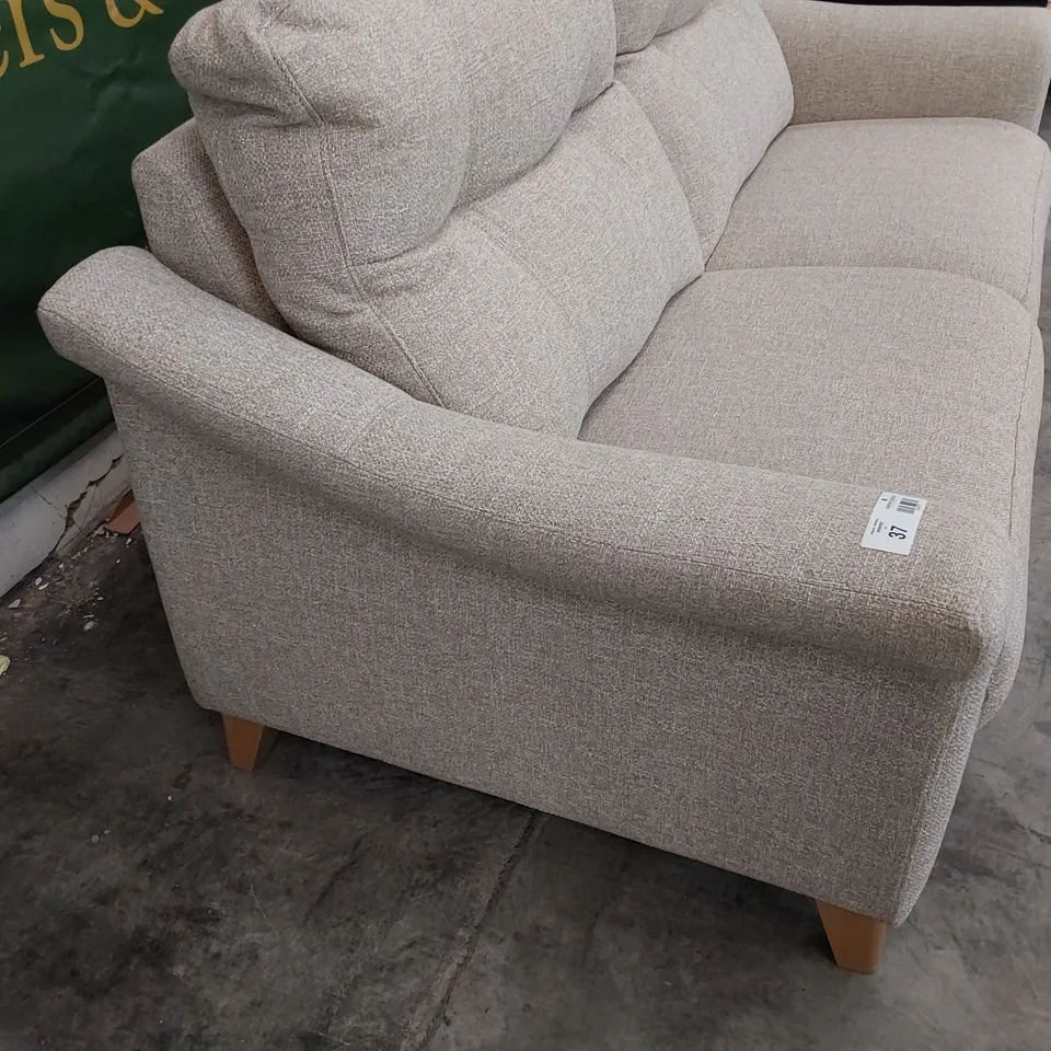 QUALITY BRITISH DESIGNER G PLAN FLAIR POWER RECLINING THREE SEATER SOFA TWO BACK CUSHIONS SYNERGY SAND FABRIC 
