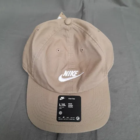 NIKE BEIGE CLUB CAP