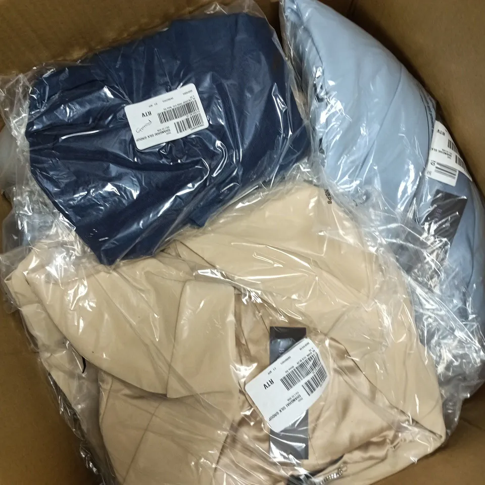 APPROXIMATELY 15 ASSORTED CLOTHING ITEMS IN VARIOUS SIZES, STYLES & COLOURS TO INCLUDE BRANDS SUCH AS BEN DE LISI, RUTH LANGSFORD, BRENDA EDWARDS, ETC - COLLECTION ONLY