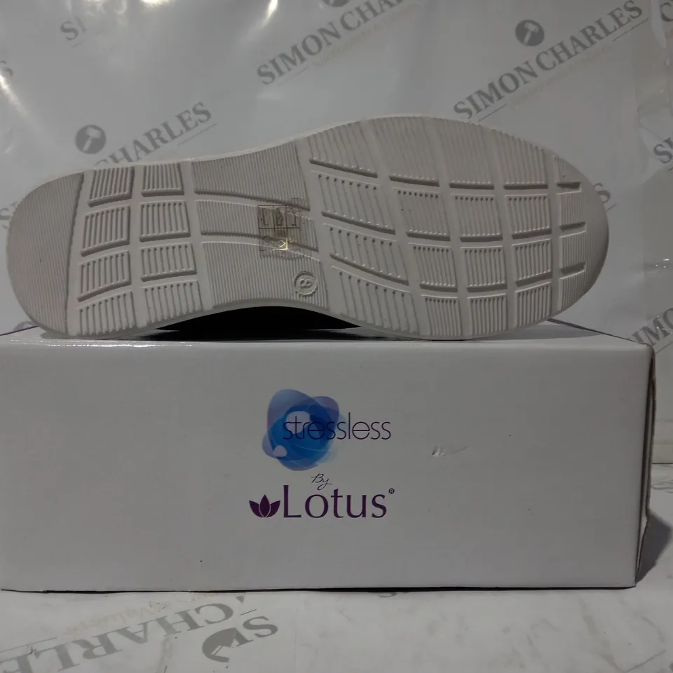 BOXED PAIR OF STRESSLESS BY LOTUS SHOES IN BLACK/GOLD UK SIZE 8