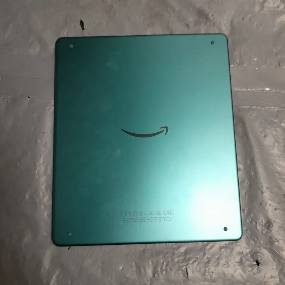 UNBOXED AMAZON E-READER IN GREEN - C4A6T4