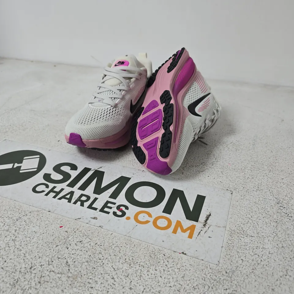 NIKE RUNNING SHOES – WHITE/PINK, ZOOMX MIDSOLE - SIZE UK 5