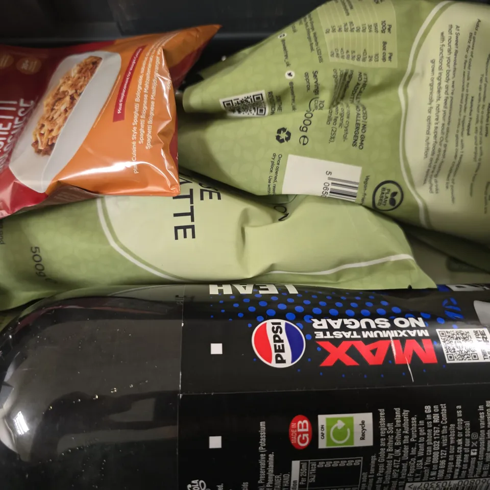 APPROXIMATELY 8 ASSORTED FOOD & DRINK ITEMS TO INCLUDE - PEPSI MAX , HOTEL CHOCOLAT THE SIGNATURE COLLECT , SWIZZELS DRUMSTICK ETC