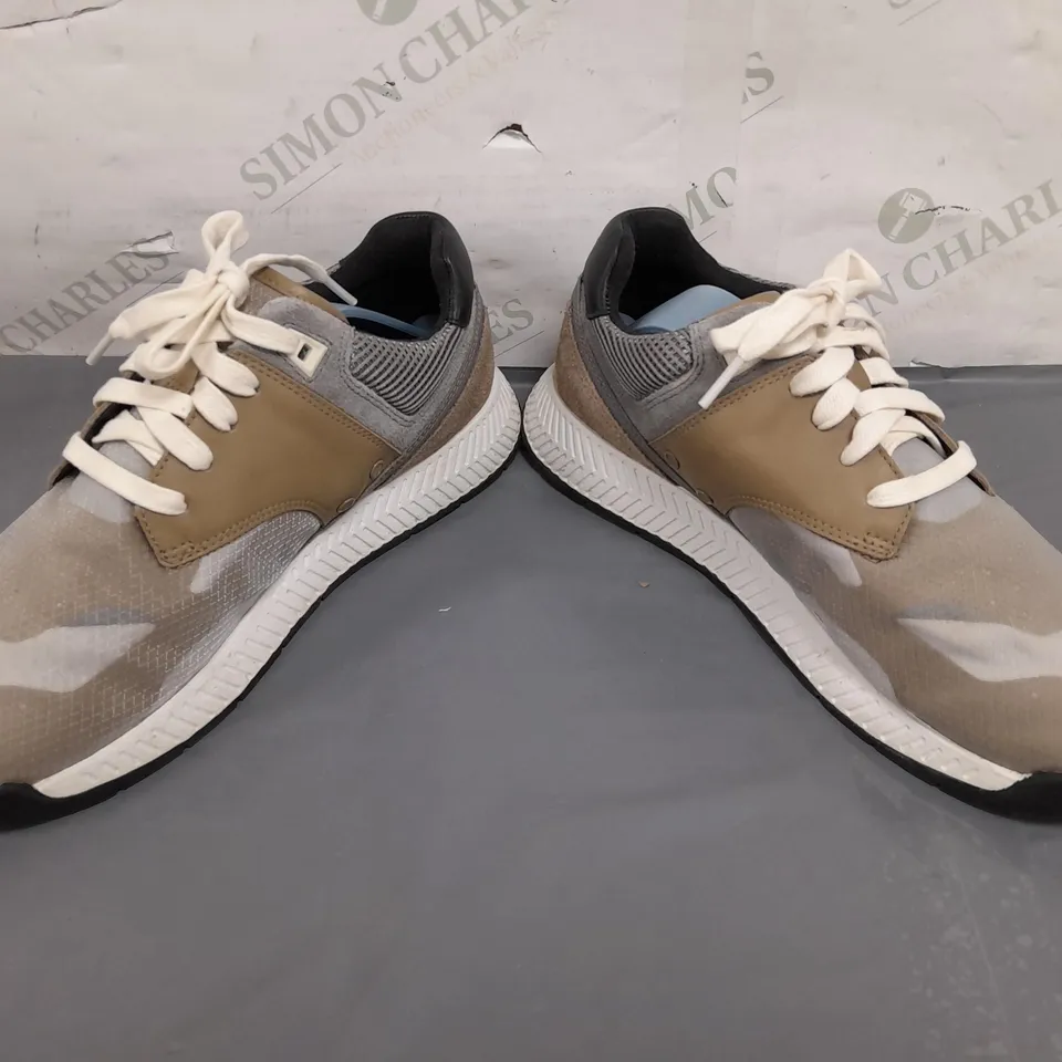 PAIR OF HUGO BOSS SHOES IN TAN SIZE UNSPECIFIED